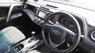 2016 Toyota RAV4 - Thumbnail