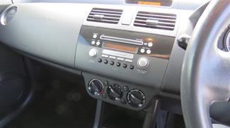 2009 Suzuki Swift - Thumbnail