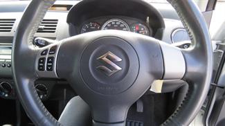 2009 Suzuki Swift - Thumbnail