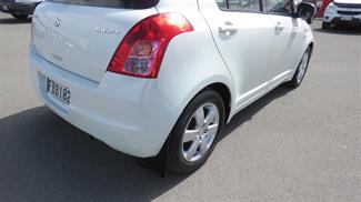 2009 Suzuki Swift - Thumbnail