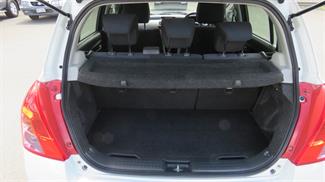 2009 Suzuki Swift - Thumbnail