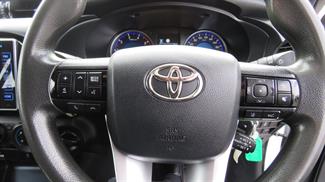2019 Toyota Hilux - Thumbnail