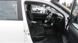 2019 Toyota Hilux - Thumbnail