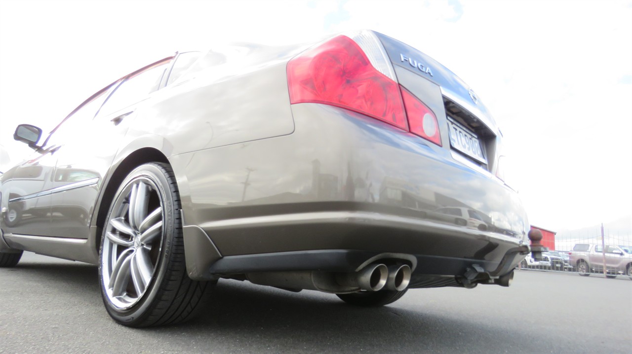 2005 Nissan Fuga