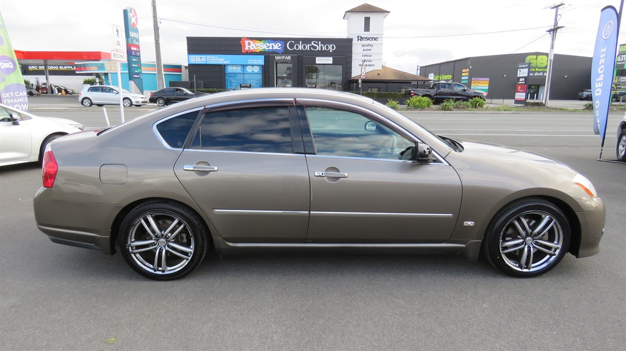 2005 Nissan Fuga