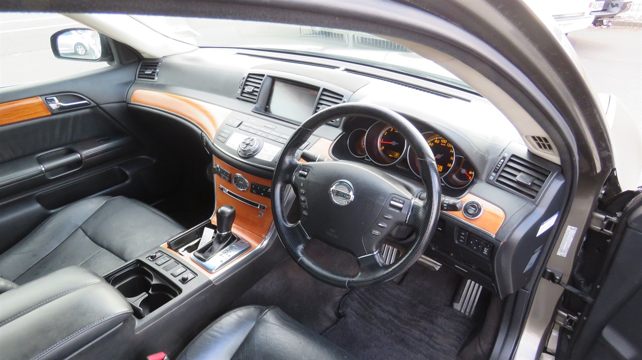 2005 Nissan Fuga