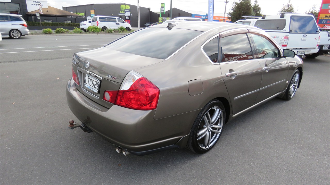 2005 Nissan Fuga