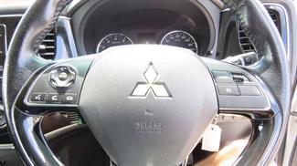 2016 Mitsubishi Outlander - Thumbnail