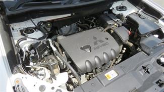 2016 Mitsubishi Outlander - Thumbnail