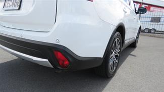 2016 Mitsubishi Outlander - Thumbnail