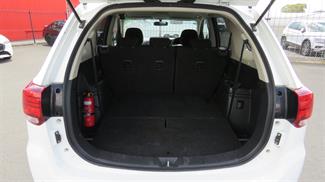 2016 Mitsubishi Outlander - Thumbnail