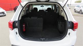 2016 Mitsubishi Outlander - Thumbnail