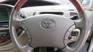 2005 Toyota Estima - Thumbnail