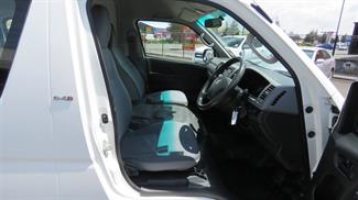 2008 Toyota Hiace - Thumbnail