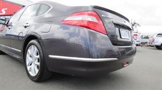 2010 Nissan Maxima - Thumbnail