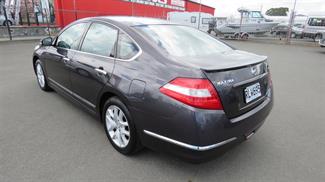 2010 Nissan Maxima - Thumbnail