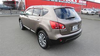 2010 Nissan Dualis - Thumbnail