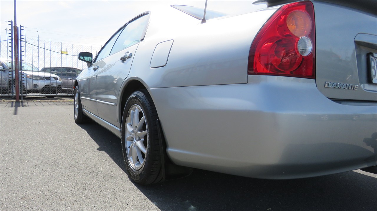 2004 Mitsubishi Diamante