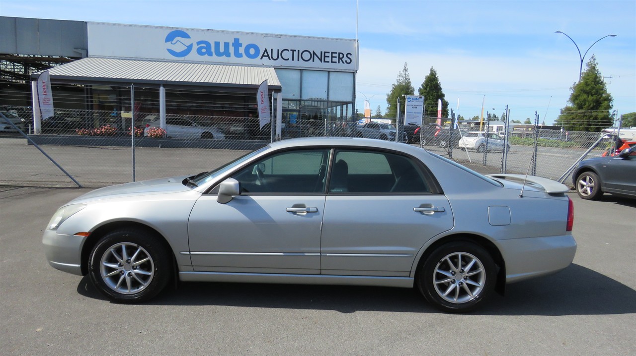 2004 Mitsubishi Diamante