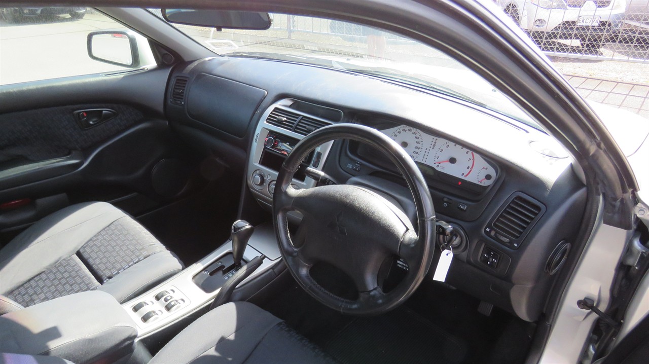 2004 Mitsubishi Diamante