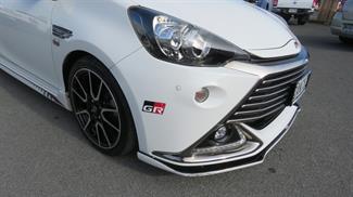 2016 Toyota Aqua - Thumbnail