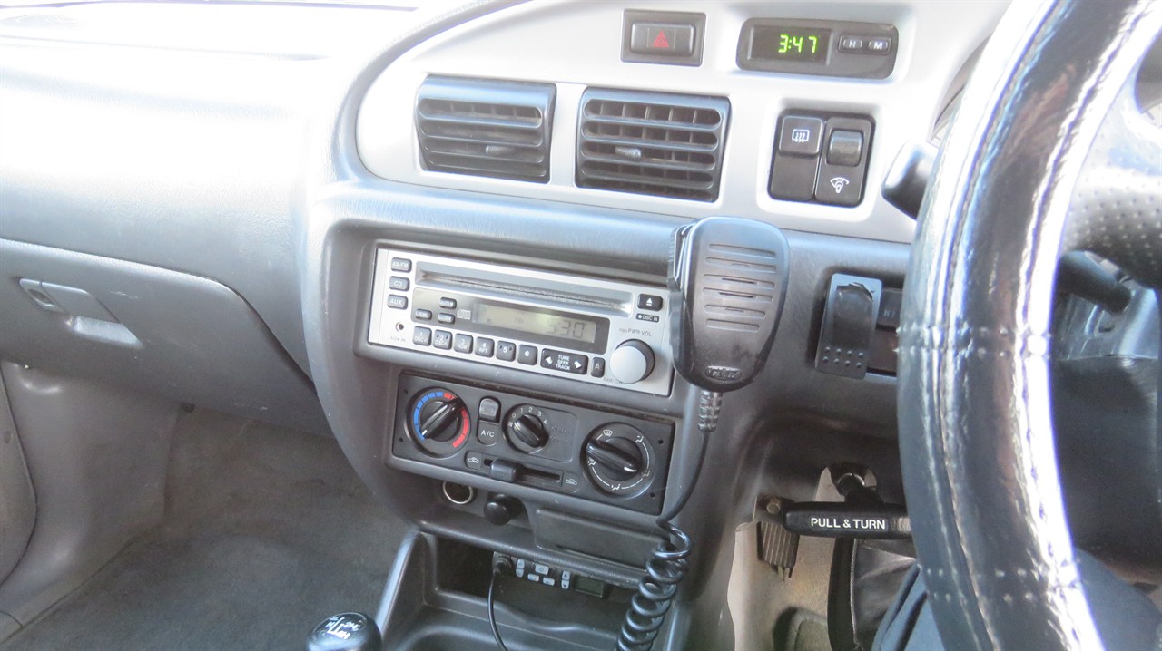 2006 Ford Courier