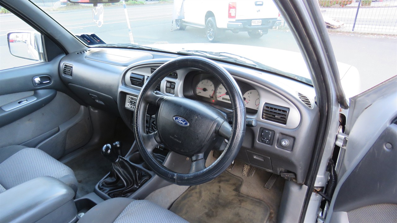 2006 Ford Courier