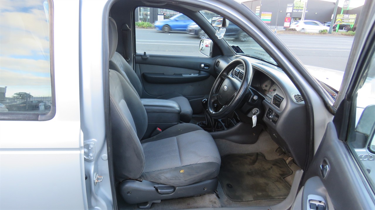 2006 Ford Courier