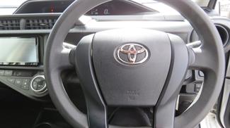 2017 Toyota Aqua - Thumbnail