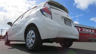 2017 Toyota Aqua - Thumbnail