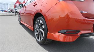 2016 Toyota Corolla - Thumbnail