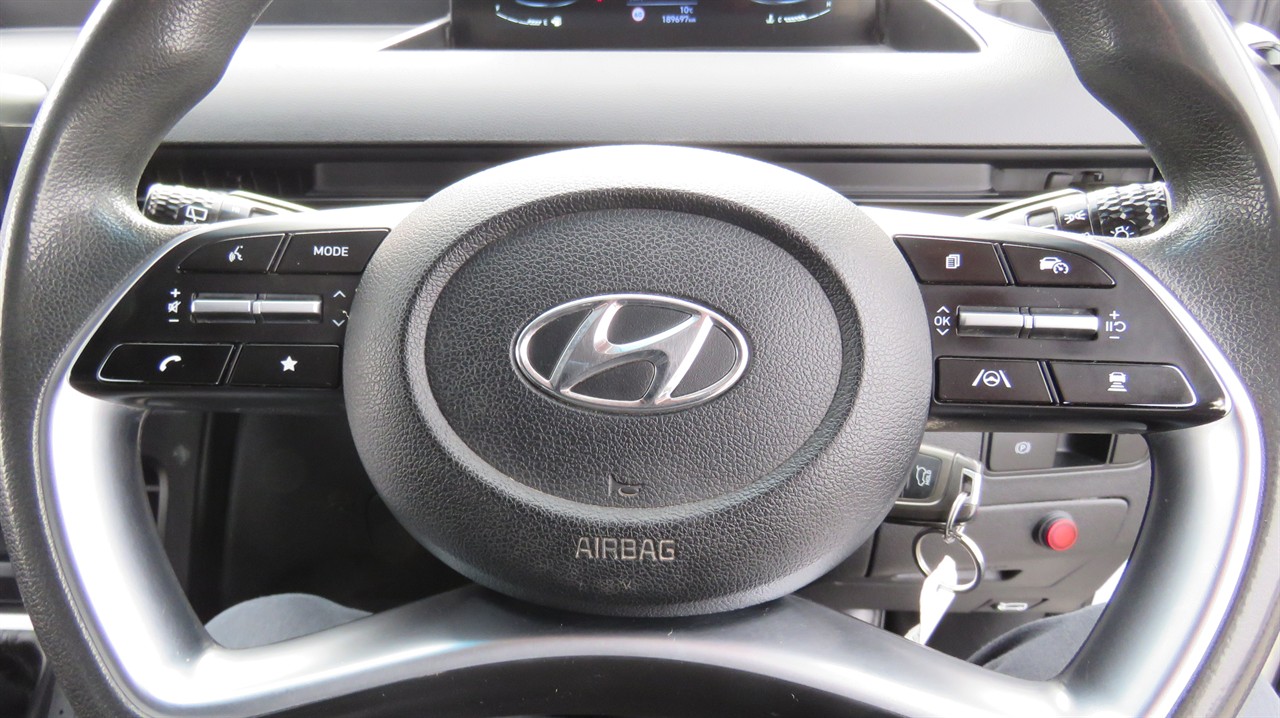 2022 Hyundai Staria Load