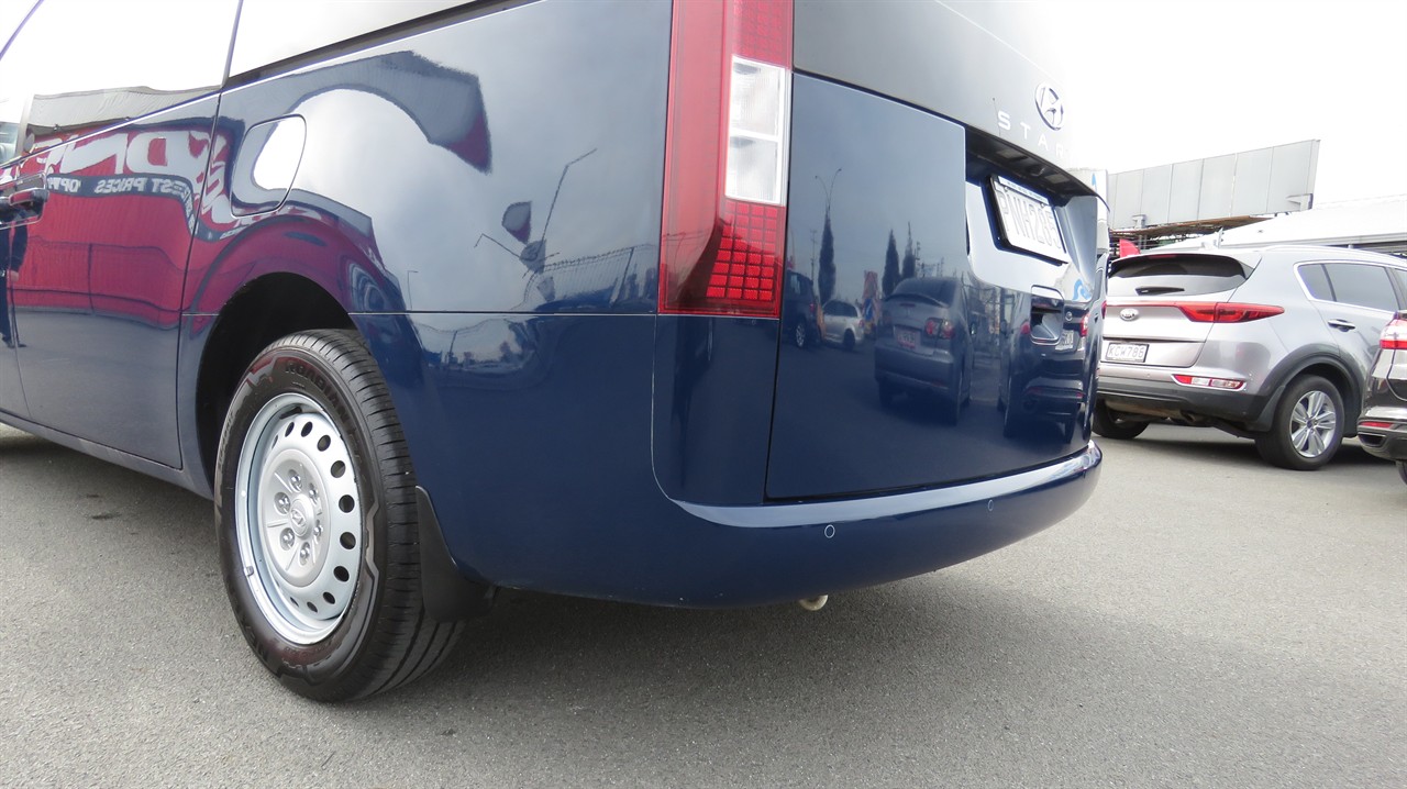 2022 Hyundai Staria Load