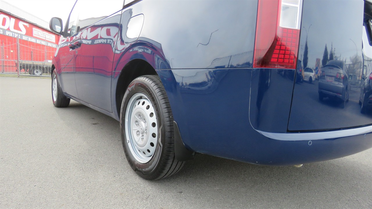 2022 Hyundai Staria Load