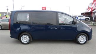 2022 Hyundai Staria Load - Thumbnail