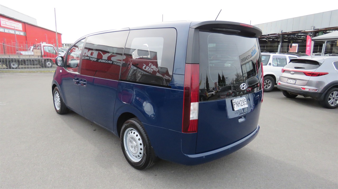 2022 Hyundai Staria Load