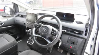 2022 Hyundai Staria Load - Thumbnail