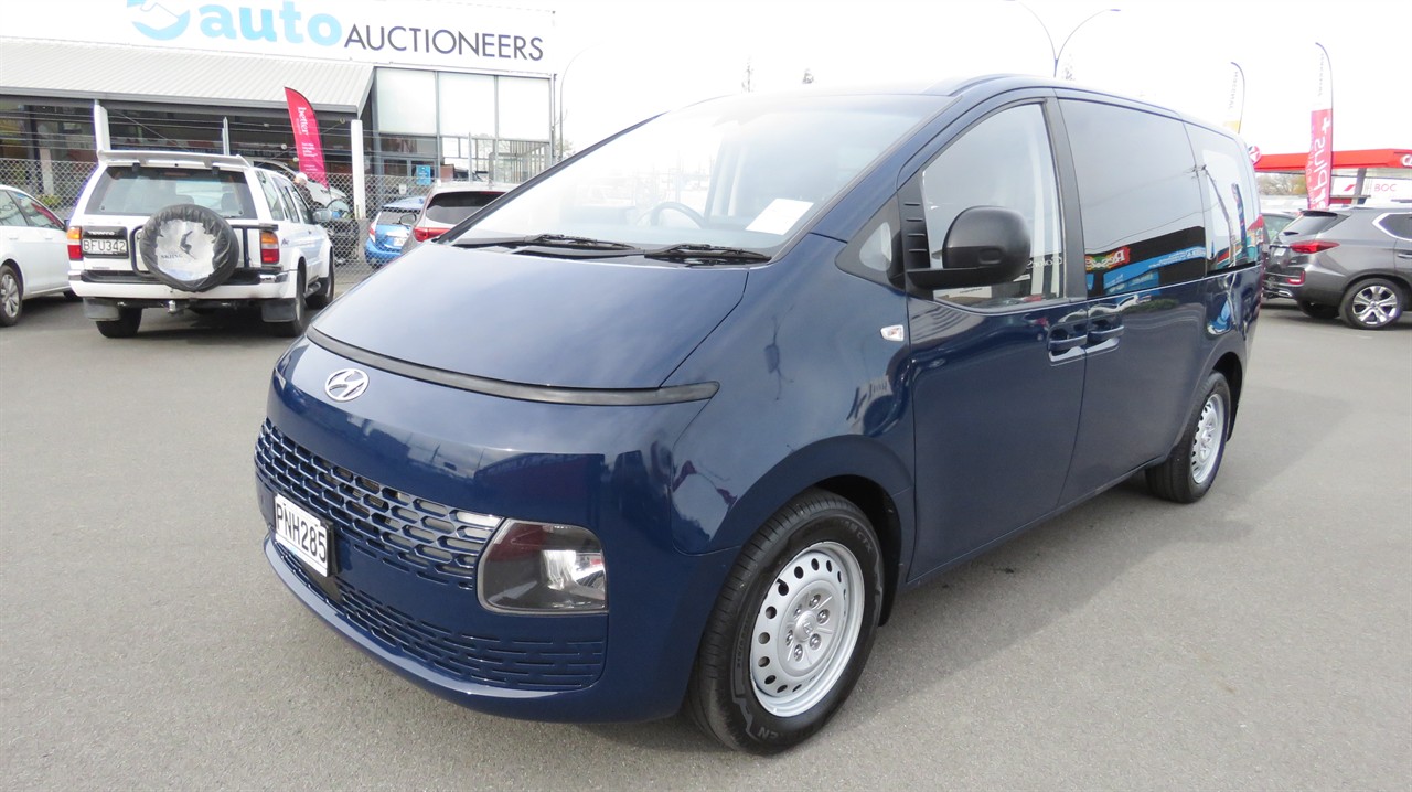 2022 Hyundai Staria Load