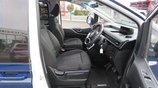 2022 Hyundai Staria Load - Thumbnail