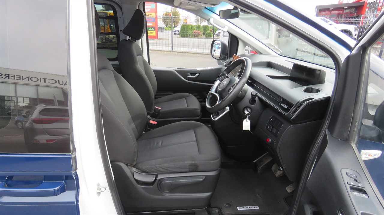 2022 Hyundai Staria Load