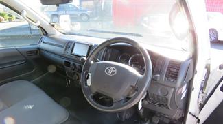 2018 Toyota Hiace - Thumbnail