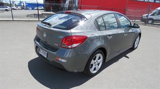 2012 Holden Cruze - Thumbnail
