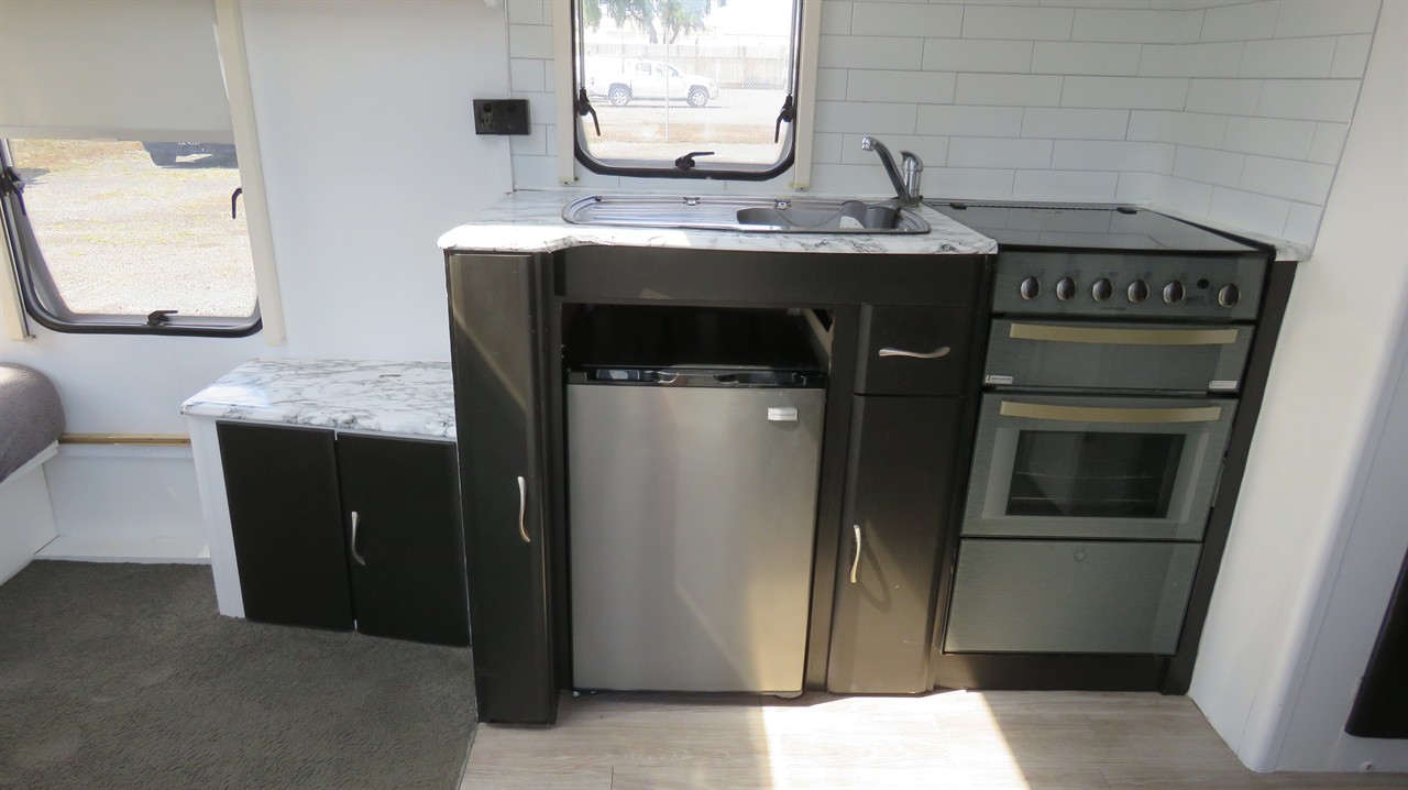 2004 LUNAR Freelander