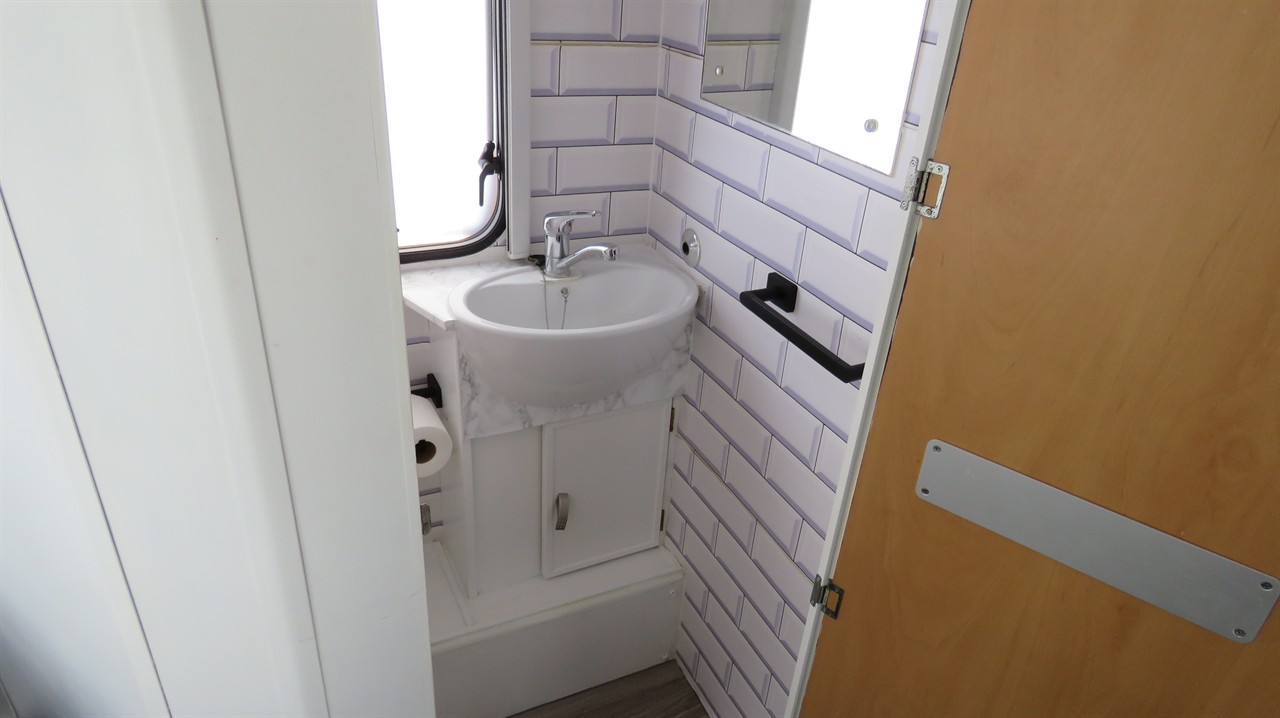 2004 LUNAR Freelander