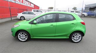 2013 Mazda 2 - Thumbnail