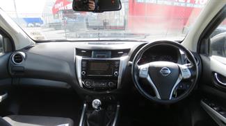 2020 Nissan Navara - Thumbnail