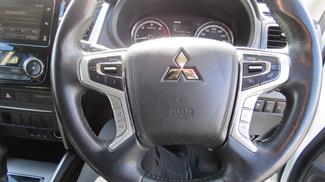 2020 Mitsubishi Triton - Thumbnail