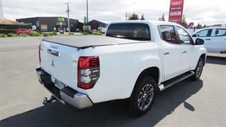 2020 Mitsubishi Triton - Thumbnail