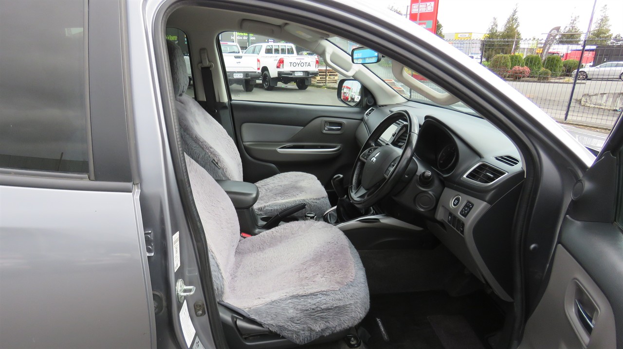 2016 Mitsubishi Triton
