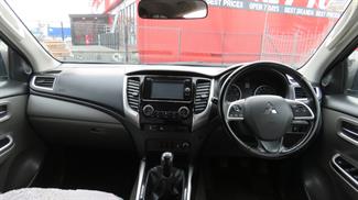 2016 Mitsubishi Triton - Thumbnail
